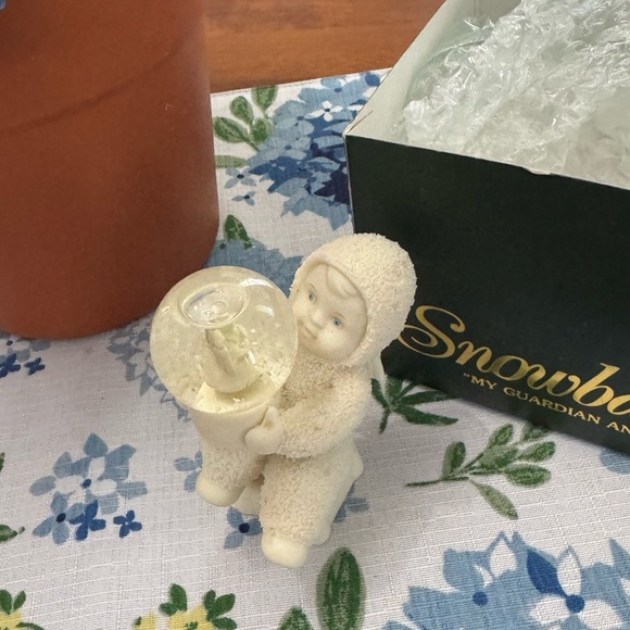 2/$13🍁Vintage Snowbabies ‘Guardian Angel’ Figurine with Snow globe - Picture 1 of 7
